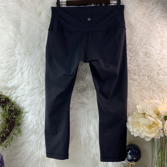 Lululemon yoga pants without tag and size. - Picture 5 of 7
